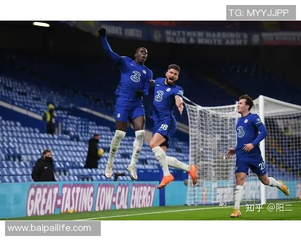 足球球星假期训练揭秘：如何保持状态、避免伤病并提升竞技水平